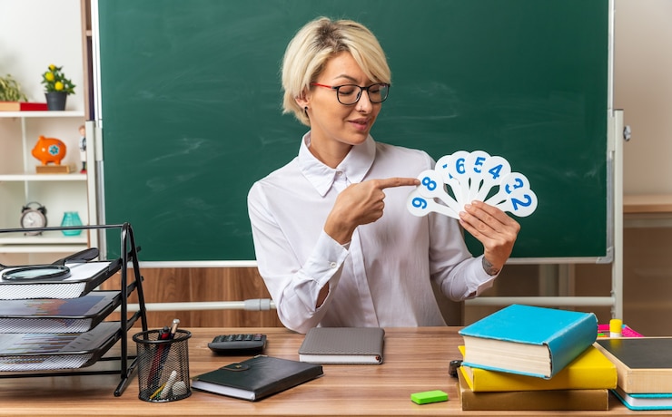 преподаватель лингвистики