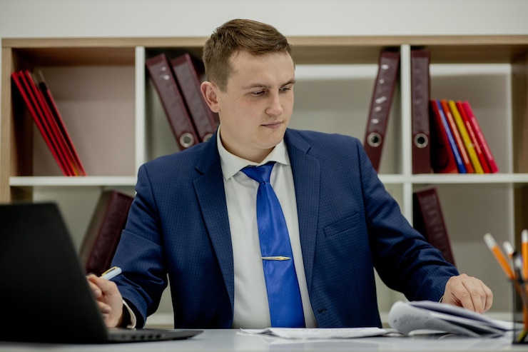юрист экономист