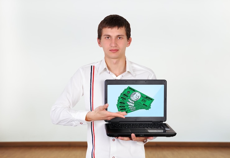 помощник брокера