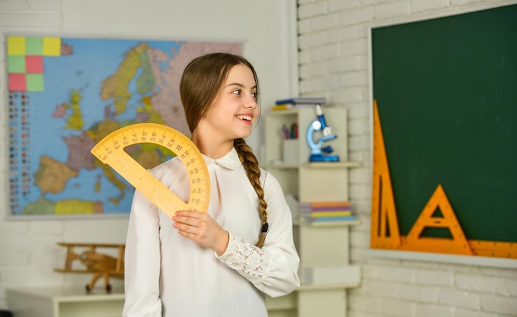 преподаватель математики начальной школы