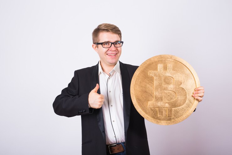 специалист по криптовалютам