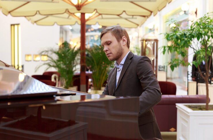 директор отеля